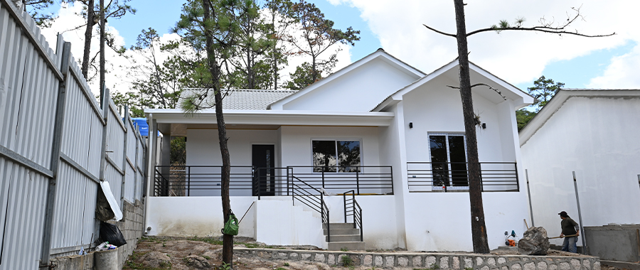 Vivienda construida por Innova Forza Honduras — diseño personalizado de 3 habitaciones, más de 9 años de experiencia
